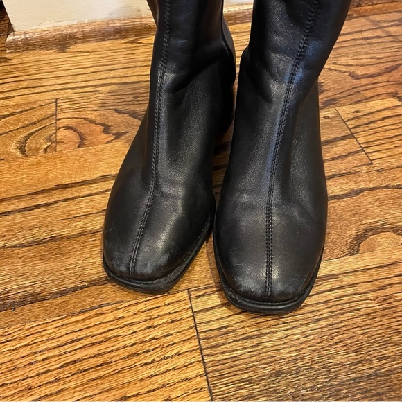 Elegant Black Women's Ankle Glove Boots - Picture 2 of 6